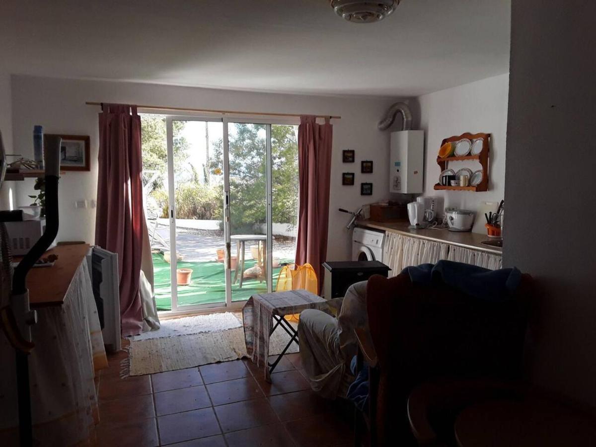 2-Bed Apartment - Sleeps 3 - Parking - Near Albox Exterior foto